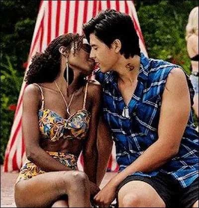 Combien de temps SweetPea et Josie sont-elles sorties ensemble ?