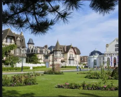 Occasion rêvée de découvrir des films inédits, dans quelle ville normande se situe le Festival du Film romantique ?