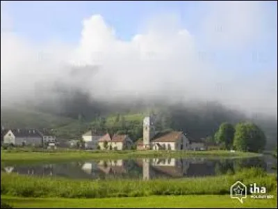 Petit village de Bourgogne-Franche-Comt&eacute;, peupl&eacute; de 64 habitants, Bellecombe se situe dans le d&eacute;partement ...
