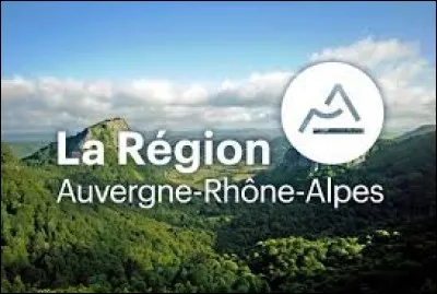 La région Auvergne-Rhône-Alpes est entourée par trois régions (nouvelles régions).