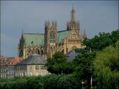 La cathdrale de Metz est de style :