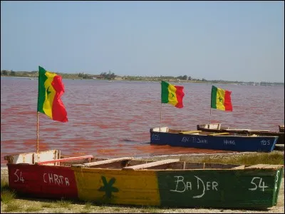Où le lac Rose est-il situé ?