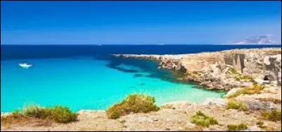 Laquelle de ces r&eacute;gions d'Italie est insulaire ?