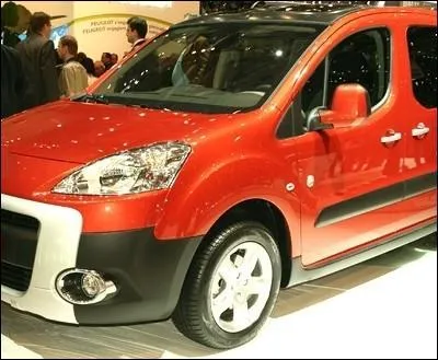 La marque de la voiture est :