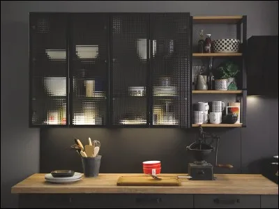 Quel est le nom du modèle du meuble vitré ?