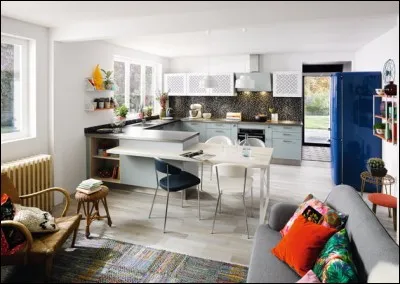 Quelle est la distance entre les colonnes et l'îlot dans la Misty Blue ?