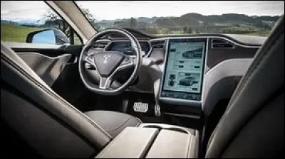 Quelle est la taille de l'écran central d'une Tesla ? 
( en pouces )