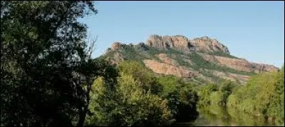O&ugrave; se situe le Rocher de Roquebrune ?