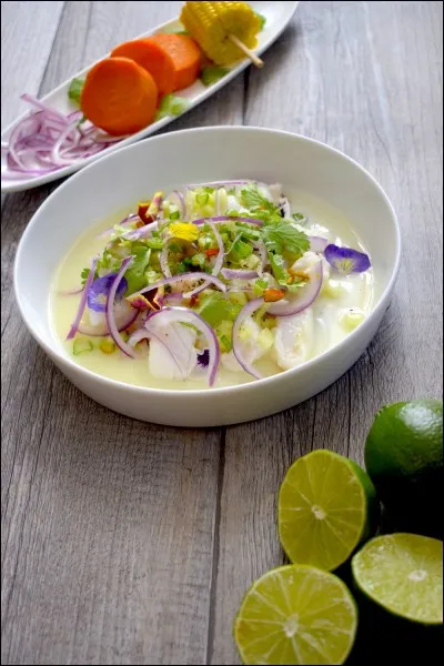 Si on mangeait ailleurs ? Quel est ce plat d'Amérique latine, plus spécialement péruvien, composé de crustacés et poissons crus marinés ?