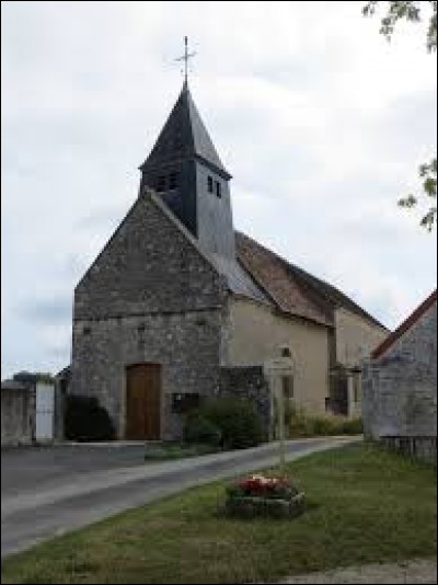Notre balade dominicale commence dans le Centre-Val-de-Loire devant l'église Saint-Martin d'Arpheuilles. Village de l'arrondissement de Saint-Amand-Montrond, il se situe dans le département ...