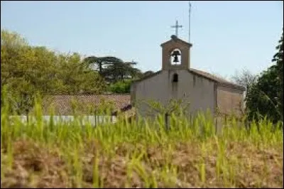 Petit village d'Occitanie, peuplé de 75 habitants, Glatens se situe dans le département ...