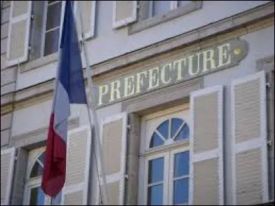Deux préfectures commencent par la lettre Q.