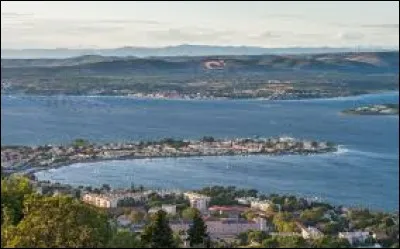 Le bassin de Thau se trouve en Occitanie.