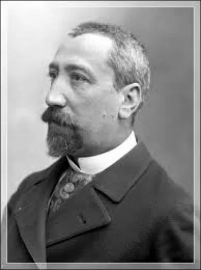 Cet écrivain, auteur du roman "Les dieux ont soif" en 1912, prix Nobel de littérature pour l'ensemble de son oeuvre en 1921, c'est ... France.