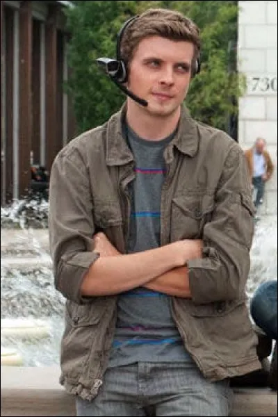 Comment s'appelle ce jeune homme ?