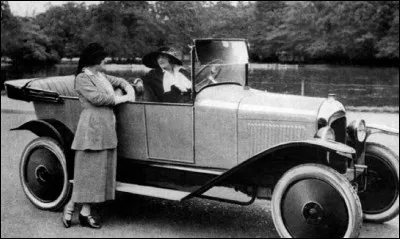 Quel fut le premier véhicule automobile français produit en série en 1919 ?