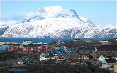 De quel territoire, Nuuk est-elle la capitale ?