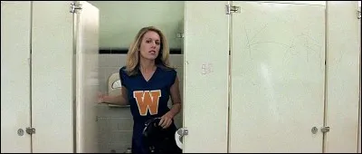 L'actrice qui joue la pom-pom girl dans la scène des toilettes est une amie de...