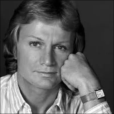 Complétez le titre de cette chanson : "Le chanteur...