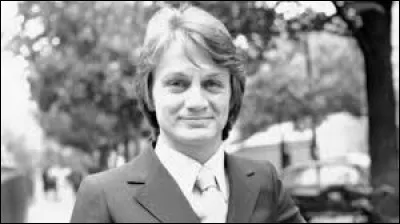 Complétez le titre de cette chanson : "Le téléphone...