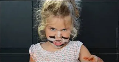 Qui a dit : "On est de son enfance comme on est d'un pays." ?