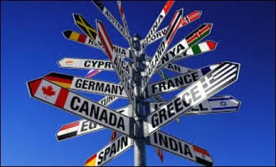 Qui a dit : "Certains pensent qu'ils font un voyage, en fait, c'est le voyage qui vous fait ou vous d&eacute;fait." ?