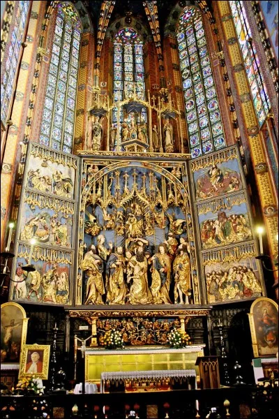 Veit Stoos est célèbre pour son uvre dans la basilique Sainte-Marie. Mais dans quelle ville ?