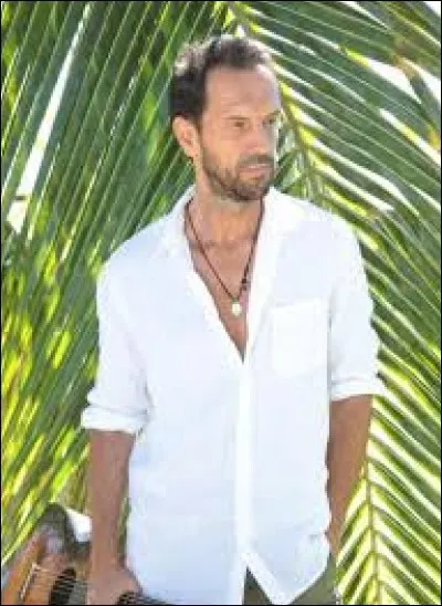 Complétez le titre de cette chanson : "Regarde-moi bien en...