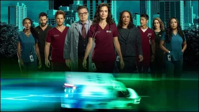 Quel métier est mis en valeur dans la série "Chicago Fire", de laquelle est dérivée la série médicale "Chicago Med" ?
