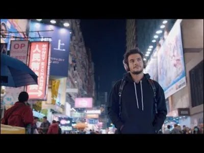 Complète cet extrait de "Les rues de ma peine" : "Suspendus sans arrêt au fil de nos marées, une vague à l'âme qui nous ...... , collés à nos égos posés comme des Legos, j'veux qu'on se laisse un peu d'espace"