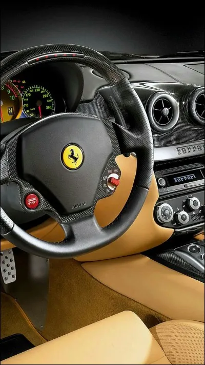 Mais quelle est donc cette voiture qui nous tend les bras ?