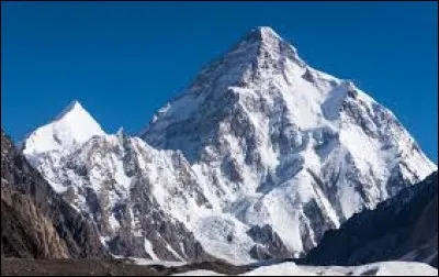 Comment appelle-t-on habituellement le Qogir Feng, le deuxième plus haut sommet du monde ?
