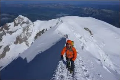 Quelle est l'altitude du mont Blanc ?