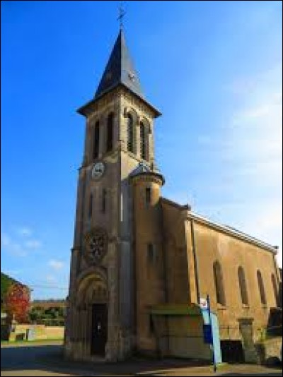 Nous commençons notre balade devant l'église Saint-Laurent d'Attilloncourt. Commune Mosellane, elle se situe dans l'ancienne région ...