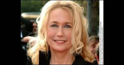 Elle a commencé sa carrière à cinq ans, avec le rôle de Paulette dans "Jeux interdits" de René Clément; elle était l'éditrice dans "L'Homme qui aimait les femmes", Catherine dans "Un mauvais fils" et la mère de Sophie Marceau dans "La Boum" : c'est ...