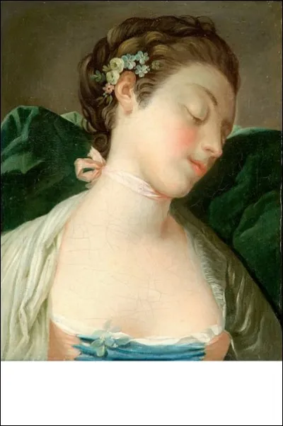 Voici sa dormeuse, coiff&eacute;e d'un chignon :