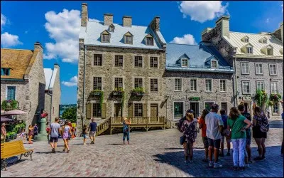 Toujours dans la comparaison, lequel de ces trois pays a une plus grande densité que le Canada ?