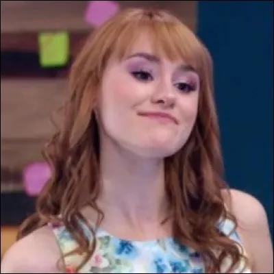 Qui est cette fille à la pointe de la mode ?