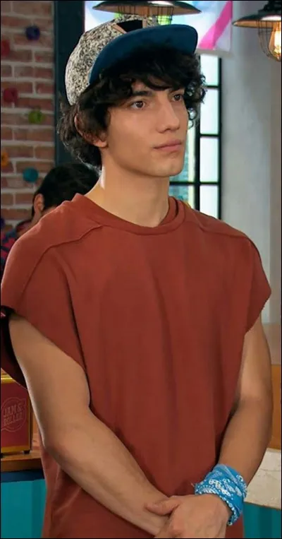 Comment s'appelle ce garçon qui aime le rap ?