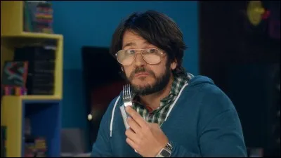 Qui est cet homme fan de jeux vidéo ?