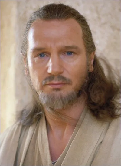 De quelle couleur est le sabre de Qui-Gon Jinn ?