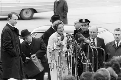 Quel est le prénom de la fille unique de Staline, qui fuit l'URSS en 1967 en demandant l'asile politique aux Etats-Unis ?