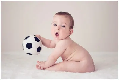 Quel club de football français a pour devise "Droit au but" ?