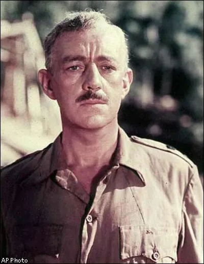 Cet acteur était le très britannique colonel Nicholson dans "Le Pont de la rivière Kwaï" ; il a ensuite été Obi-Wan Kenobi dans "Star Wars" : il se prénomme ...