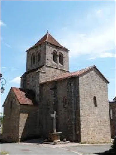 Voici l'&eacute;glise Sainte-Croix du Bouyssou. Commune Lotoise, elle se situe dans l'ancienne r&eacute;gion ...