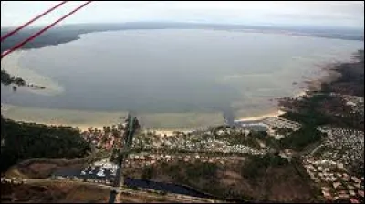 Le lac de Cazaux et de Sanguinet se trouve dans les Pays-de-la-Loire.