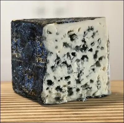 Quel lait utilise-t-on pour fabriquer du roquefort ?