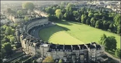 Où se situe la ville de Bath ?