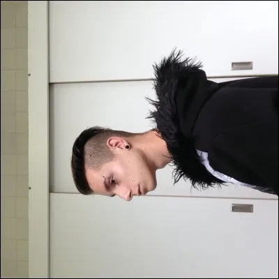 Combien a-t-il de piercings ?