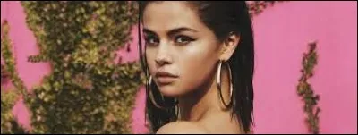 Si elle devait choisir entre le cinéma, la chanson et la danse quelle activité préférerait-elle ?